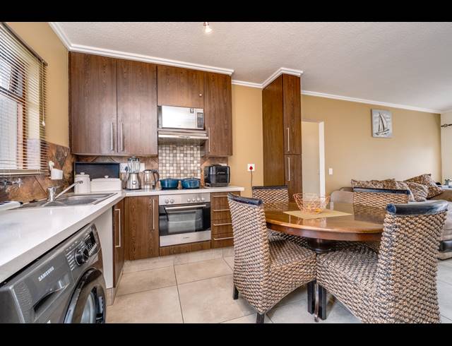 2 BEDROOM APARTMENT FOR SALE IN LONEHILL